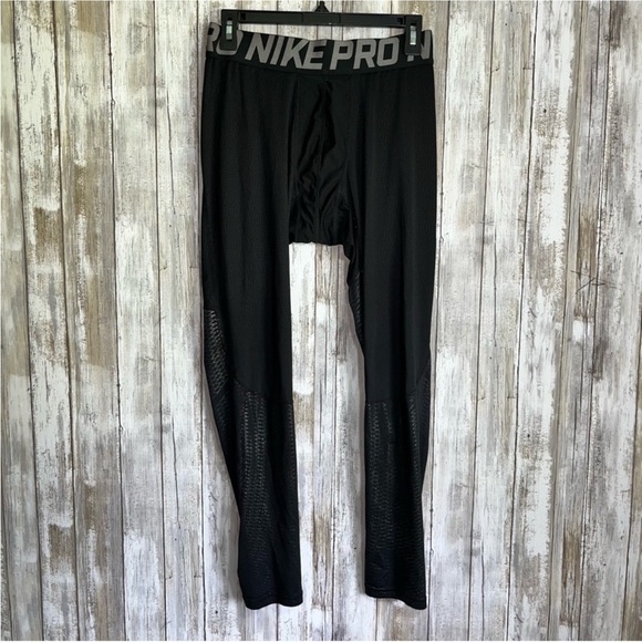 Nike Pants - Nike Pro Black Printed Leggings